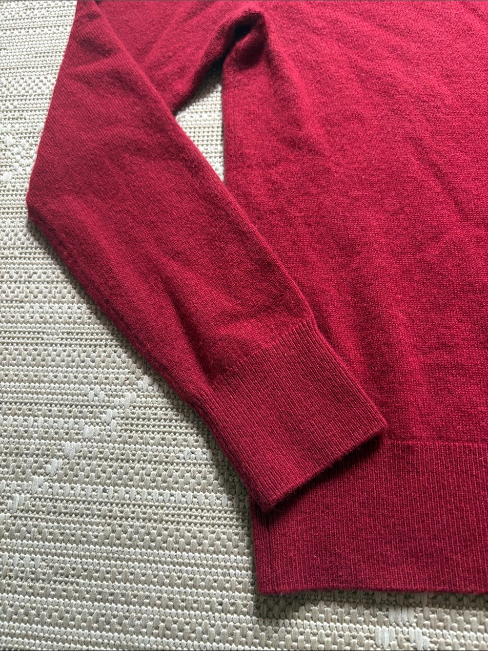 Quince V-Neck Cashmere Sweater - Burgundy XS - Picture 4 of 6